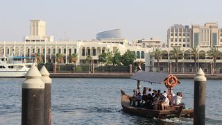 昔の港湾ドバイの街並み