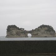 変わった形状の島です