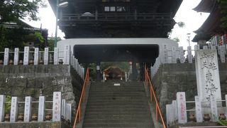 あけぼの山農業公園に隣接してあります