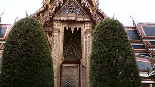 絢爛豪華な寺院