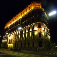 トラムの通りに面したクラシックな外観です