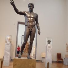 アンティキセラの青年。『ギリシアの美術』の口絵にあり。