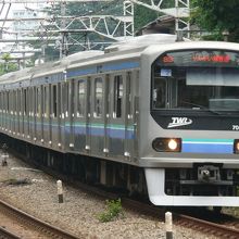 りんかい線独自の電車もあります。
