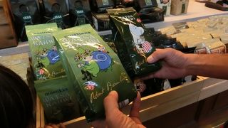 ムーミンコーヒーを買って、ザリガニ食べました！