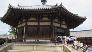法隆寺東のはずれの八角堂
