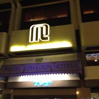 場所は分かりやすいところにあります