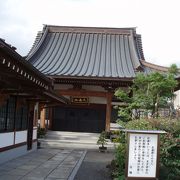 寺のたくさんある宇都宮市仲町の中心部辺りにありま～す。