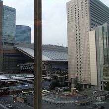 窓から見える風景（大阪駅）