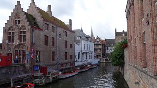 昼と夜で町の顔が一転します。是非、宿泊してみてください。