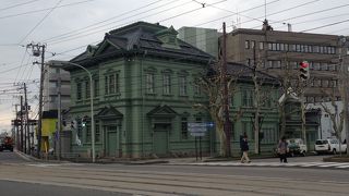 函館の街に馴染む美しい建物