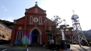 さすが素晴らしい天主堂　煉瓦の重厚さとアーチの優雅さの対比が光る