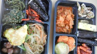 通仁市場にある「お弁当カフェ」　満足！