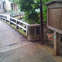 どろぼう橋・・一見