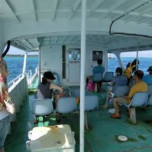 黒島航路の外の席。