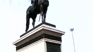 物々しい警備１