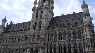 グランプラスのシンボル