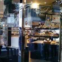 常に客足が絶えません。