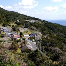 県道218号線も良く見える　内陣はブログで