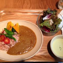 ココナツカレーのランチセット