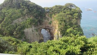 万次郎足湯につかってゆっくり眺める