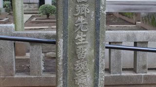 勝海舟が自費で建てた西郷隆盛の碑