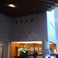 天井が高いロビー