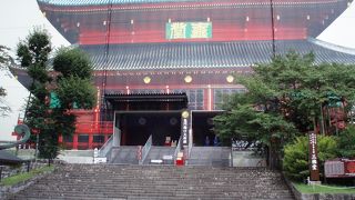 ５０年ぶりの大修理中ですが、江戸時代初期の優れた技法が観れま～す。