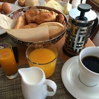 朝食です。オレンジジュースがとても美味しい！！