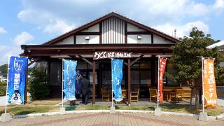 おいしい五島うどんだが，できるだけ早くいかないとご飯ものはなくなる