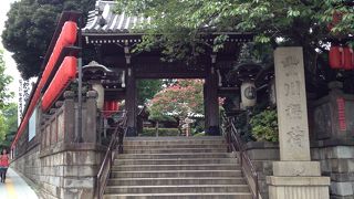 赤坂のお稲荷さん ♪