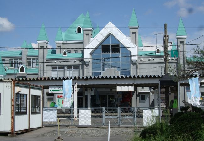 温泉とﾎﾃﾙがある素敵な駅