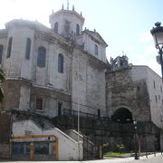 大火の後に修復された大聖堂
