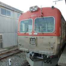 浅野川線の電車です。昔の京王線かな。