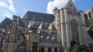 どことなく異国情緒を醸し出しています。