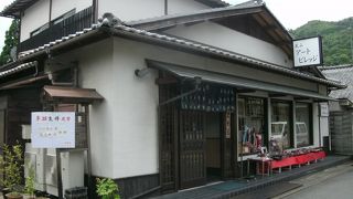 友禅染の製作工程を見学できる