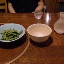 先ずは枝豆 日本酒は大阪河内長野産 呉春（ごしゅん）