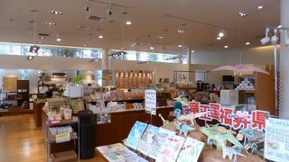 パンフレットは２階にあります