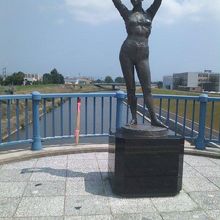 彫刻作品の様子