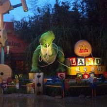 トイストーリーエリアは日本にはないので、楽しかった！