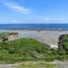 水平線ときれいな海が広がる。