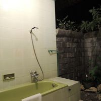 お風呂は屋外にあります。