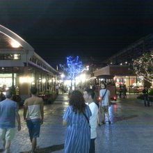 日本のアウトレットぽい