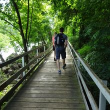 散策道。往復10分もかからない。