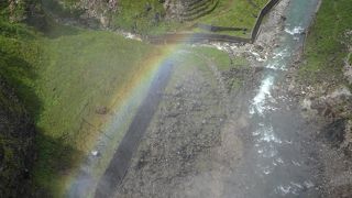 自然の虹がすごい！