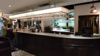 バルのようなカフェ