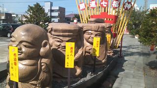 なかなかユニークで素朴な風情が漂っています