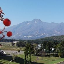 パインバレーホテル横からの妙高山