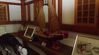 模型では有りますが、昔の船が飾って有って、製造技術の高さを見てとる事ができます。