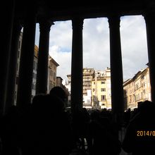 パンテオンの中から