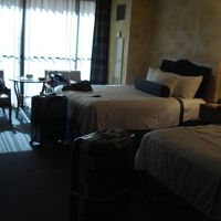 ベッドルーム。広さは充分。